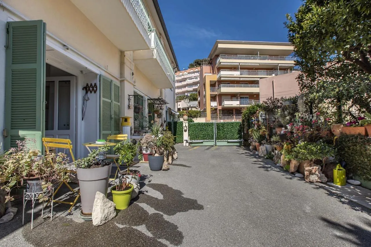 ロクブリュヌ＝カップ＝マルタン,,La Chaumiere D'Azur”アパートメント